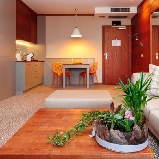 Подарете си невероятна семейна спа почивка с Две нощувки в комплекс Русковец Термал СПА и Ски Резорт от Makaroon