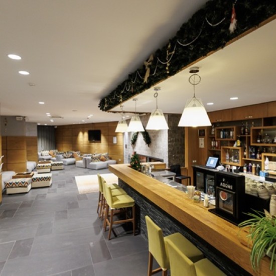 Подарете си невероятна семейна спа почивка с Две нощувки в комплекс Русковец Термал СПА и Ски Резорт от Makaroon