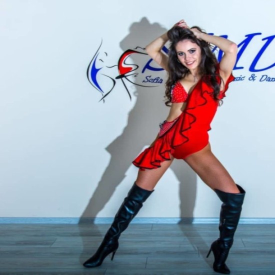 Съвременни танци за деца и възрастни, Латино танци или Суинг | Makaroon.bg