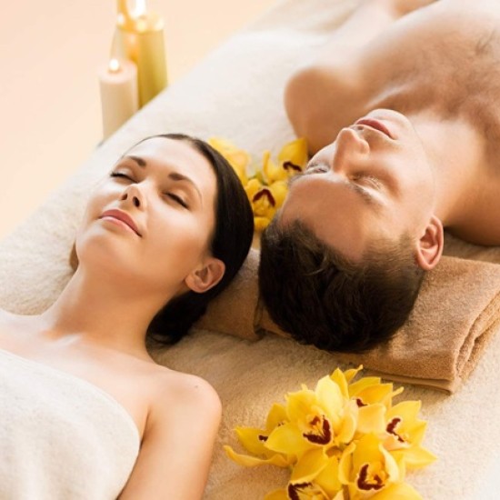 Enjoy a shared spa experience and red wine for two from Makaroon