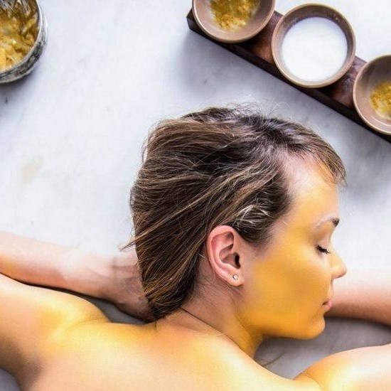 Enjoy a VIP spa package for two + a bottle of wine from Makaroon Enjoy a VIP spa package for two + a bottle of wine from Makaroon