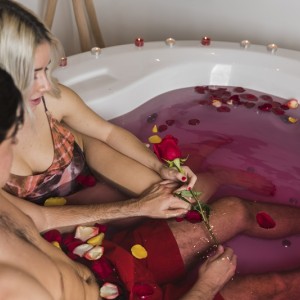 Вана с винотерапия за двама - усетете ползите от напитката на Боговете върху тялото