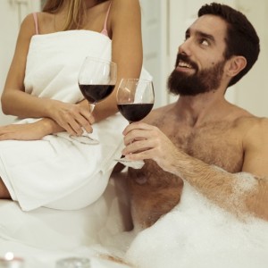 Вана с винотерапия за двама - усетете ползите от напитката на Боговете върху тялото Вана с винотерапия за двама - усетете ползите от напитката на Боговете върху тялото