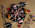 Японско съвършенство във всяка хапка - Суши сет за двама в Sakura Sushi от Makaroon