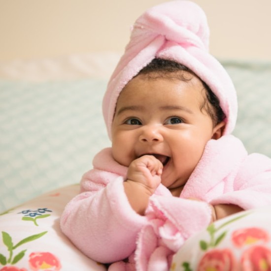 СПА за бебе: водна гимнастика и масаж | Makaroon.bg