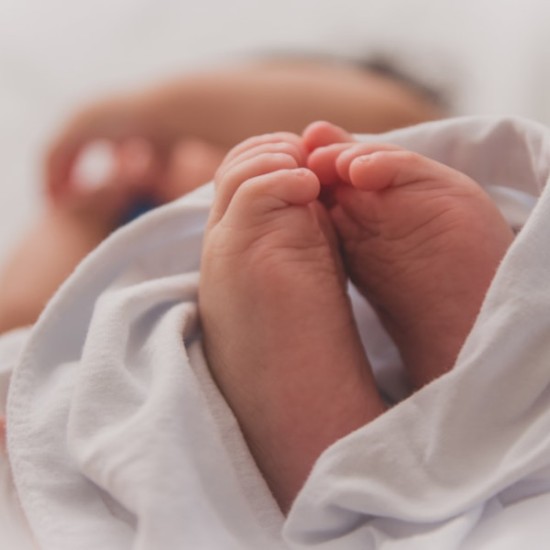 СПА за бебе: водна гимнастика и масаж | Makaroon.bg