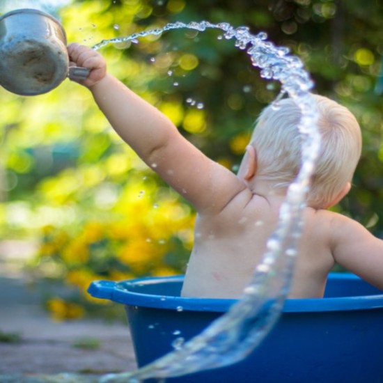 СПА за бебе: водна гимнастика и масаж | Makaroon.bg