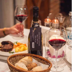 Насладете се на лимитирани серии вина с ''Луксозна гурме дегустация в Шато Копса за двама'' Насладете се на лимитирани серии вина с ''Луксозна гурме дегустация в Шато Копса за двама''