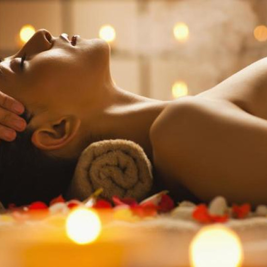 Transport yourself to a world of aromas with "Aroma Massage in Varna" from Makaroon