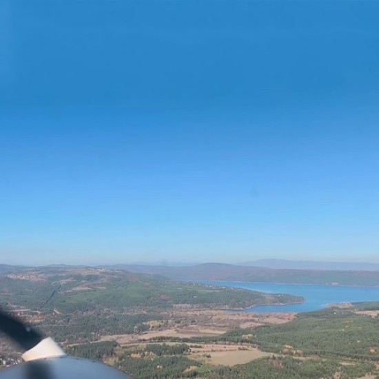 Насладете се на истинско авио изживяване с Мотивационен полет с двуместен самолет около язовир Искър от Makaroon