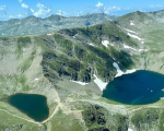 Over mountains and lakes with "Group flight by plane for up to 3 people to the Rila Lakes" from Makaroon