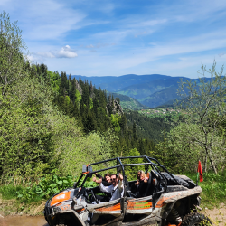 Пролетно сафари RZR край Пампорово за двама души