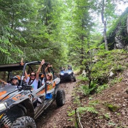 Пролетно сафари RZR край Пампорово за двама души Пролетно сафари RZR край Пампорово за двама души