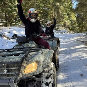 2-часова разходка с АТВ до Червената скала в планината край Смолян 2-часова разходка с АТВ до Червената скала в планината край Смолян