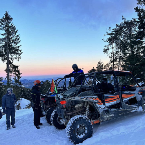 Снежно сафари RZR край Пампорово за двама души от Макароон