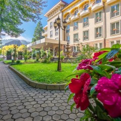 Нощувка за двама петзвездния Стримон Гардън Медикъл & СПА хотел Кюстендил