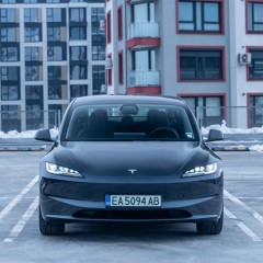 Ексклузивен подарък - Шофиране на Tesla за един час!
