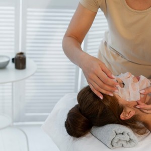 Нежна терапия на лице за бременни и кърмещи (30 мин.)  Нежна терапия на лице за бременни и кърмещи (30 мин.)