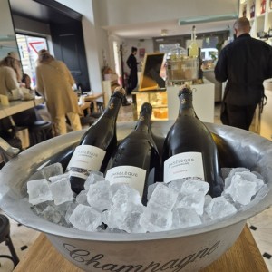 Дегустация на 3 вида шампанско с Благой Кузмански и подарък за вкъщи в The RITZ Specialty Coffee Дегустация на 3 вида шампанско с Благой Кузмански и подарък за вкъщи в The RITZ Specialty Coffee