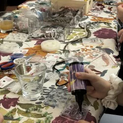 Изработка на бижута със смесена техника – създайте свой уникален комплект