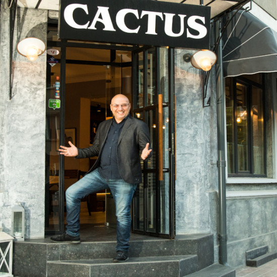 Уникален подарък: Вечеря за двама при шеф Манчев от Makaroon.bg