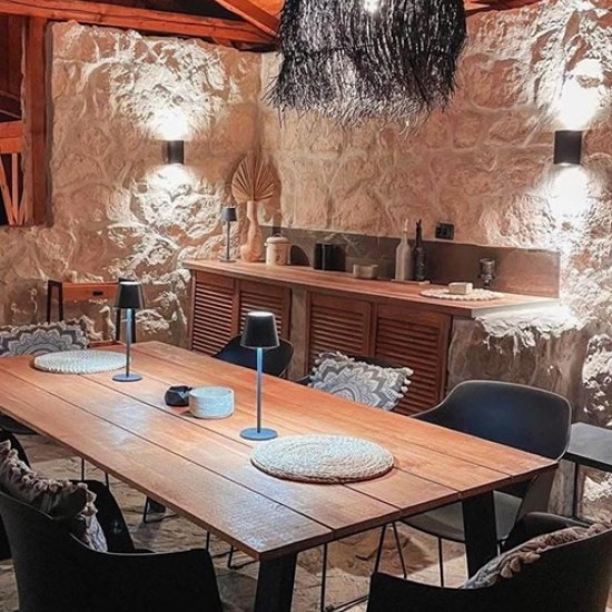 Там, където красотата и комфортът са в пълна хармония - подарете си  2 нощувки във вила Valmont Luxury Chalet от Makaroon