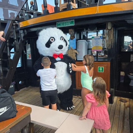 Истинско приключение на кораб с любими детски герои край Варна от Makaroon