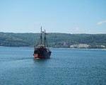 Подарете си една необикновена морска разходка за двама с кораб край Варна от Makaroon