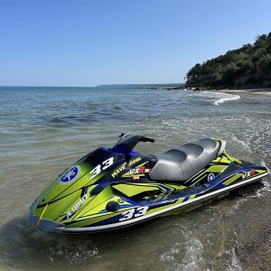 На гребена на вълната с Каране на джет за един или двама във Варна - 10 мин. На гребена на вълната с Каране на джет за един или двама във Варна - 10 мин.