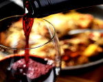 Винено удоволствие: Дегустация на 3 вида вино за двама във вила Юстина | Makaroon.bg
