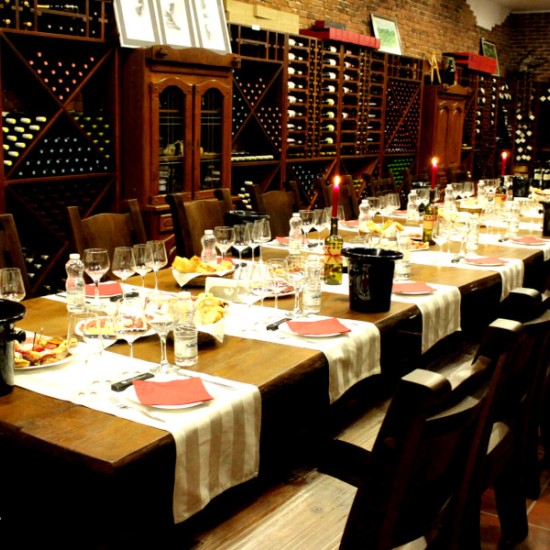 Къща за гости за 6 човека, винено приключение и посещение на лозя и ферма за кози Боер | Makaroon.bg