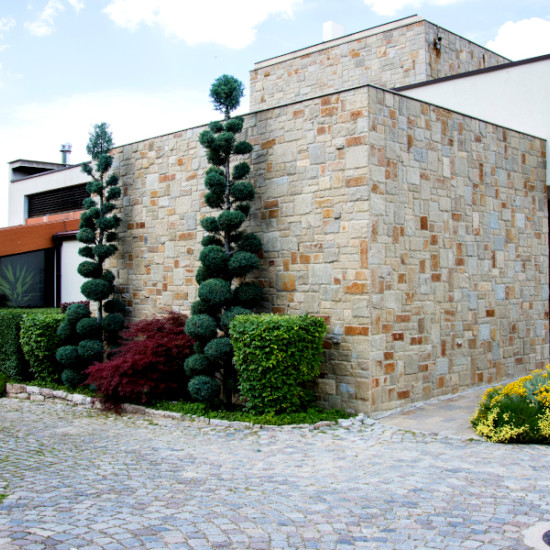 Винено удоволствие: Дегустация на 3 вида вино за двама във вила Юстина | Makaroon.bg