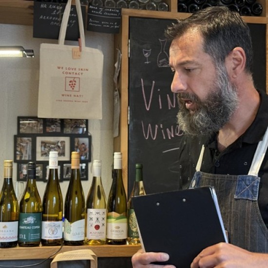 Дегустация за двама на български вина в София oт Makaraoon