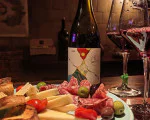 Опитайте една вкусна испанска традиция с „Дегустационна вечеря" във Vino & Tapas от Makaroon