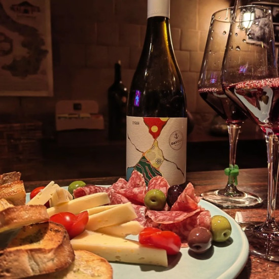 Опитайте една вкусна испанска традиция с „Дегустационна вечеря" във Vino & Tapas от Makaroon Опитайте една вкусна испанска традиция с „Дегустационна вечеря" във Vino & Tapas от Makaroon