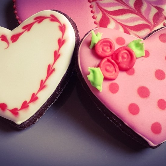 Кулинарен уоркшоп: Приготвяне и декориране на сладки за Св. Валентин | Makaroon.bg