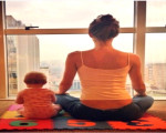 Йога практика за мама и бебе или Детска йога | Makaroon.bg