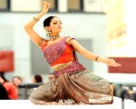 Урок по индийски танци | Makaroon.bg