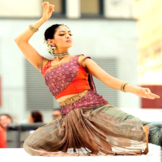 Урок по индийски танци | Makaroon.bg