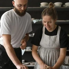 Творческа среща за двама – в света на глината и близостта 