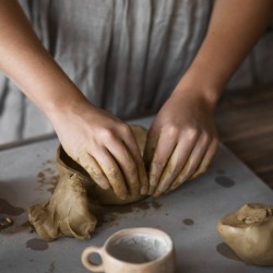 A creative meeting for two – in the world of clay and closeness A creative meeting for two – in the world of clay and closeness