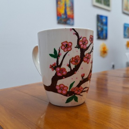 Потопете се в атмосфера на вдъхновение и творчество с Рисуване на порцелан за двама от Makaroon