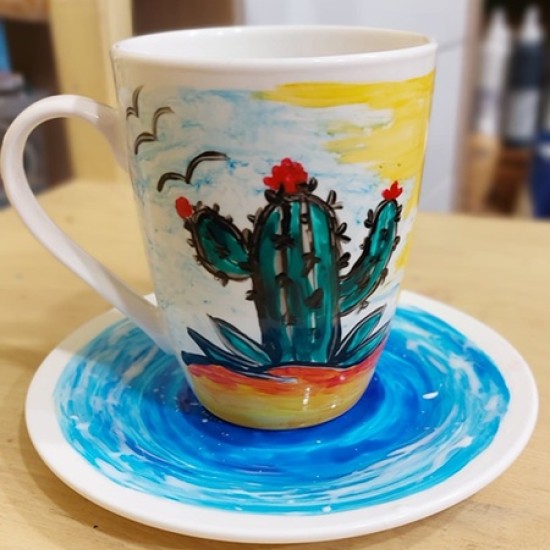 Потопете се в атмосфера на вдъхновение и творчество с Рисуване на порцелан за двама от Makaroon