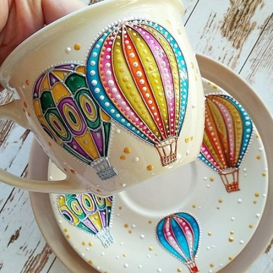 Потопете се в атмосфера на вдъхновение и творчество с Рисуване на порцелан за двама от Makaroon