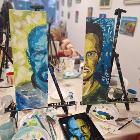 Създайте нещо красиво заедно с Рисуване за двама на обща картина от Makaroon