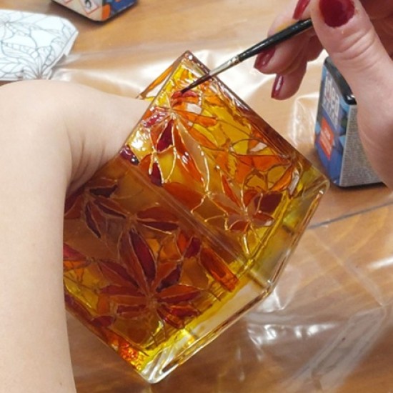 Създайте нещо красиво заедно с творческо ателие за Стъклопис за двама от Makaroon