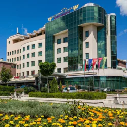 Нощувка за двама със закуска и СПА в Хотел Дипломат Плаза, Луковит + романтична разходка с лодка Нощувка за двама със закуска и СПА в Хотел Дипломат Плаза, Луковит + романтична разходка с лодка