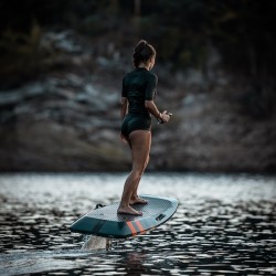 Водно забавление с "Урок по e-foil на яз. Въча около Пловдив" Водно забавление с "Урок по e-foil на яз. Въча около Пловдив"