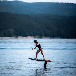 Водно забавление с "Урок по e-foil на яз. Въча около Пловдив" Водно забавление с "Урок по e-foil на яз. Въча около Пловдив"