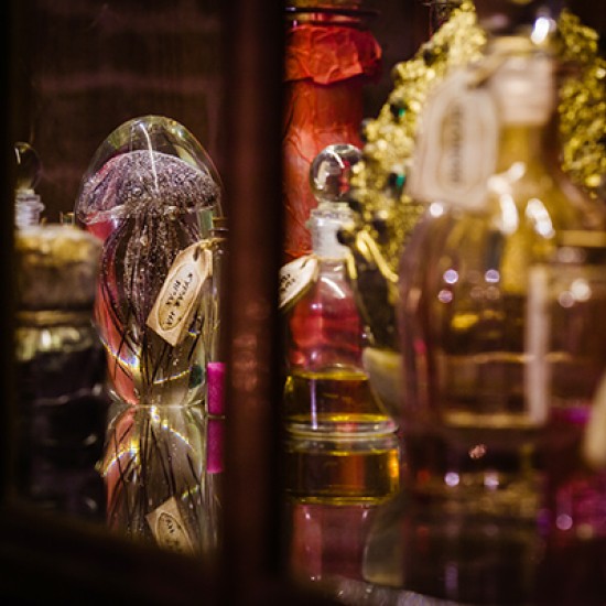 Планирайте един страхотен празник с "Детски рожден ден с ескейп стая, стая за почерпка, напитки и аниматори" от Makaroon